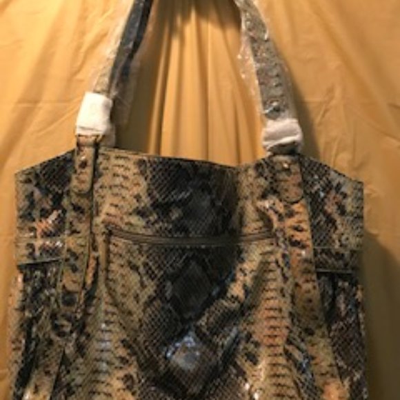 NWT The Find Leather Bag Vintage w/ Wallet & Keychain - Picture 2 of 3